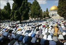 الشرطة الاسرائيلية تنتشر بكثافة حول الحرم المقدسي قبل اول صلاة جمعة في رمضان