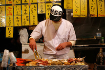 جزيرة أوكيناوا اليابانية تعرض تجربة فريدة في فن الطعام