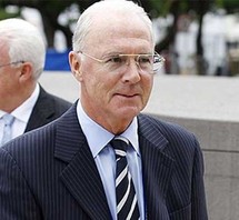 أسطورة كرة القدم الألمانية فرانز بيكنباور