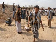 تتهم الحكومة الحوثيين بتنصيب أنفسهم بديلا عن السلطة المحلية تتهم الحكومة الحوثيين بتنصيب أنفسهم بديلا عن السلطة المحلية