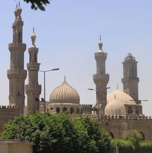 في القاهرة مدينة الالف مئذنة 4500 مسجد ترفع الأذان