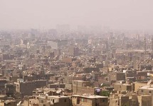 القاهرة تختنق بتأثير الغبار الملوث القاهرة تختنق بتأثير الغبار الملوث