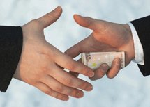 نصف اجمالي الناتج المحلي في روسيا يذهب لحساب الموظفين المرتشين نصف اجمالي الناتج المحلي في روسيا يذهب لحساب الموظفين المرتشين