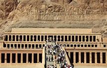 جن ودجالون...فك أسطورة"الرصد الفرعوني" تنشر الفزع بين سكان المناطق الأثرية بالأقصر جن ودجالون...فك أسطورة"الرصد الفرعوني" تنشر الفزع بين سكان المناطق الأثرية بالأقصر