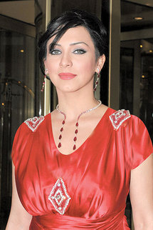 الممثلة السورية سلاف فواخرجي الممثلة السورية سلاف فواخرجي