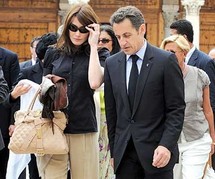 الرئيس الفرنسي نيكولا ساركوزي وعقيلته الرئيس الفرنسي نيكولا ساركوزي وعقيلته