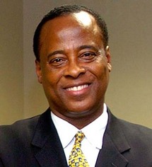 كونراد موراي طبيب نجم البوب الأمريكي الراحل مايكل جاكسون