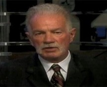 القس الأمريكي تيري جونز قائد حملة إحراق القرآن