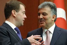 الرئيسان التركي عبد الله غول والروسي ميدفيديف الرئيسان التركي عبد الله غول والروسي ميدفيديف