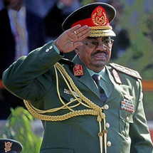 البشير عاد الى الخرطوم تاركا كينيا في ورطة دبلوماسية لأنها لم تعتقله أثناء تواجده في نيروبي  البشير عاد الى الخرطوم تاركا كينيا في ورطة دبلوماسية لأنها لم تعتقله أثناء تواجده في نيروبي