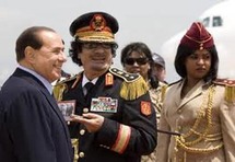 الصديقان سيلفيو برلسكوني ومعمر القذافي