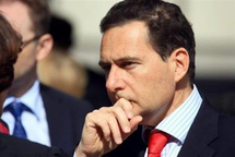 وزير الهجرة الفرنسي اريك بيسون وزير الهجرة الفرنسي اريك بيسون