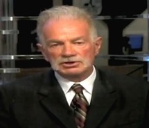 القس الأمريكي تيري جونز قائد حملة إحراق القرآن القس الأمريكي تيري جونز قائد حملة إحراق القرآن