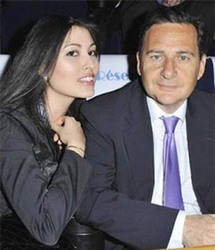 وزير الهجرة الفرنسي اريك بيسون مع صديقته التونسية