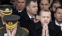 تأييد الاتراك لتعديل الدستور يبعد شبح الانقلابات العسكرية ويقرب تركيا من أوروبا