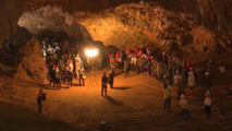 بدء إنقاذ المجموعة الأخيرة من العالقين داخل كهف في تايلاند بدء إنقاذ المجموعة الأخيرة من العالقين داخل كهف في تايلاند