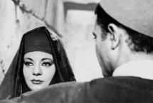 نادية لطفي في مشهد من فيلم المومياء لشادي عبد السلام