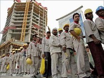 يعمل في الكويت حوالي 1,7 مليون عامل أجنبي