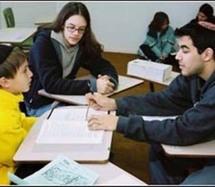 يعرض الكتاب تاريخ انشاء دولة اسرائيل بروايتين اسرائيلية وفلسطينية يعرض الكتاب تاريخ انشاء دولة اسرائيل بروايتين اسرائيلية وفلسطينية