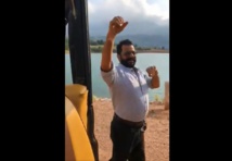 رقصة الشاعر السعودي بن شلحاط على "كيكي" تجتاح تويتر رقصة الشاعر السعودي بن شلحاط على "كيكي" تجتاح تويتر