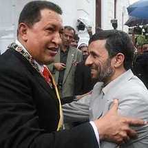 الرئيس الإيراني احمدي نجاد ونظيره الفنزويلي هوغو شافيز الرئيس الإيراني احمدي نجاد ونظيره الفنزويلي هوغو شافيز