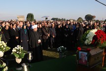 جموع غفيرة في تأبين مرضية تتقدمهم مريم رجوي