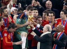 تتويج المنتخب الاسباني بكأس العالم