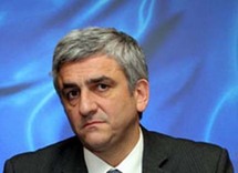 ارفيه موران وزير الدفاع الفرنسي ارفيه موران وزير الدفاع الفرنسي