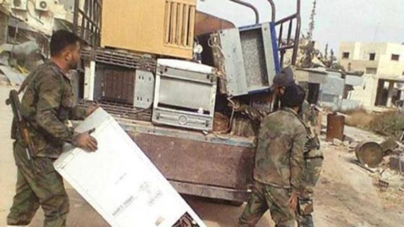 "التعفيش" ظاهرة رافقت الحرب السورية والضحية هم المدنيون "التعفيش" ظاهرة رافقت الحرب السورية والضحية هم المدنيون