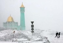 قطع المسجد رحلة بلغت اربعة الاف كلم فوق سيارة شحن عملاقة ثم سفينة