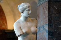 السماح ب "جراحة تجميلية" لتماثيل رومانية أحدها  فينوس العارية في مقر رئيس الوزراء الايطالي 