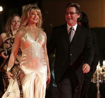 يصدر المهرجان أيضا كتيبا باللغة الإنجليزية عن المكرمين الأجانب