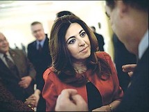 البرلمانية اليهودية البحرينية هدى نونو التي عينت سفيرة في واشنطن
