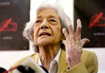 الروائية الإسبانية أنا ماريا ماتوتي