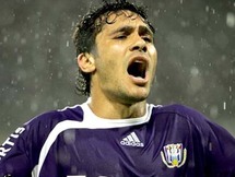 أحمد حسن نجم وسط النادي الأهلي ولاعب المنتخب المصري