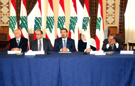 سعد الحريري وسط عمته ورجاله سعد الحريري وسط عمته ورجاله
