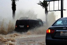 وصلت سرعة الرياح بعض المناطق الى مئة كيلومتر وصلت سرعة الرياح بعض المناطق الى مئة كيلومتر