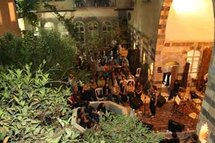 عشرات المنازل في حارات دمشق القديمة تحولت من مجرد بيوت سكنية هادئة إلى دور ثقافية