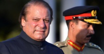 محكمة باكستانية تطلق سراح نواز شريف وتوقف تنفيذ سجنه