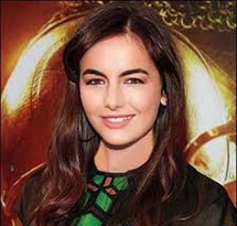 الفرق بين النجمة السينمائية وراقصة التعري رفيع للغاية مثل الشعرة