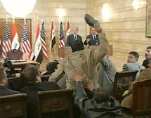 التحية الاخيرة للرئيس ...كتاب "منتظر الزيدي" صاحب بادرة استخدام الحذاء في التعبير عن الرأي