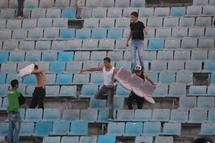 أصبح التصدي لظاهرة العنف وأعمال الشغب في ملاعب كرة القدم من المشاغل الأساسية للحكومة التونسية