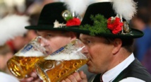 800 ألف زائر في مهرجان الجعة بميونخ الألمانية