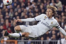 مودريتش ينهي احتكار ميسي ورونالدو ويتربع على العرش العالمي مودريتش ينهي احتكار ميسي ورونالدو ويتربع على العرش العالمي