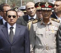مبارك وقائد جيشه مبارك وقائد جيشه
