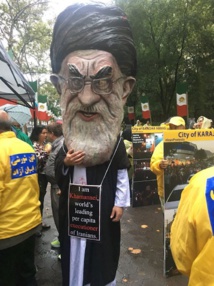 متظاهرون ايرانيون ضد روحاني امام الامم المتحدة متظاهرون ايرانيون ضد روحاني امام الامم المتحدة