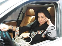 الممثلة البحرينية فاطمة عبد الرحيم