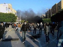 المواجهات أسفرت عن إصابة متظاهرين بجراح