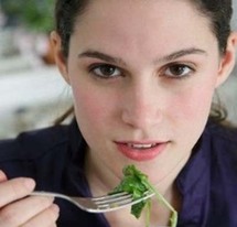 النباتية أجرت تجميلا شاملا لصورتها النباتية أجرت تجميلا شاملا لصورتها