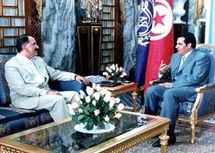 هادي الجيلاني رئيس الاتحاد التونسي للصناعة والتجارة مع بن علي هادي الجيلاني رئيس الاتحاد التونسي للصناعة والتجارة مع بن علي